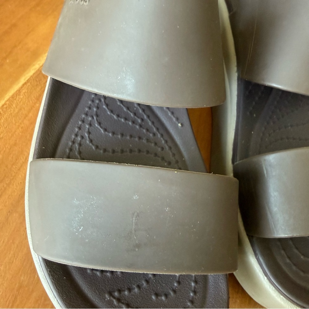 CROCS Women's Brooklyn Low Wedge Sandals - Picture 6 of 14